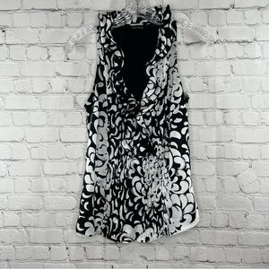 EUC White House Black Market Top Women’s Black & White • Size 4